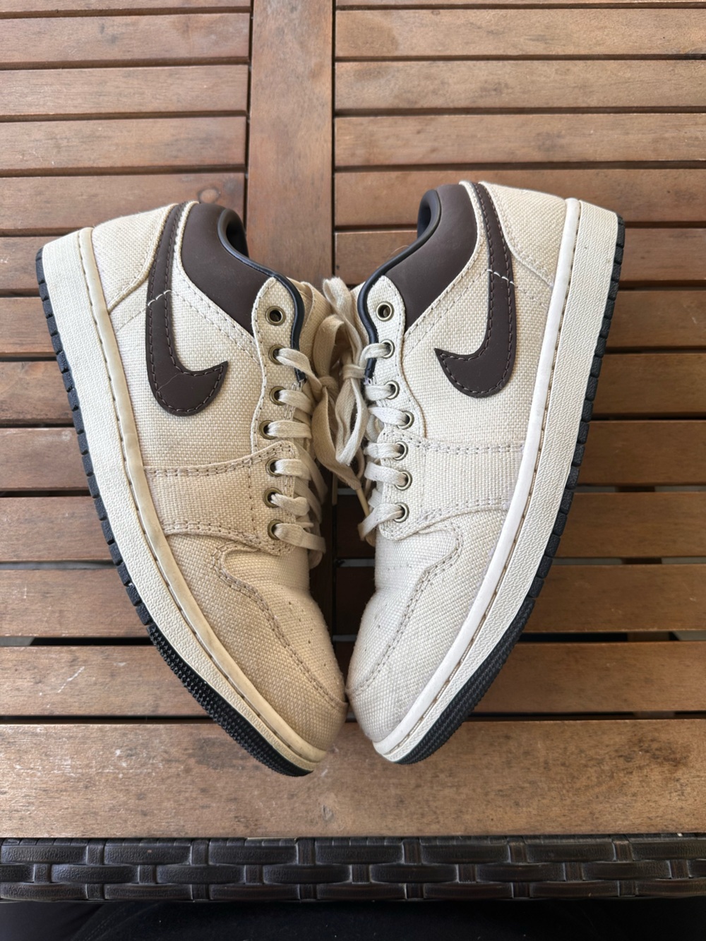 Nike Men’s Low-Top Sneakers Jordan in Cream and Brown